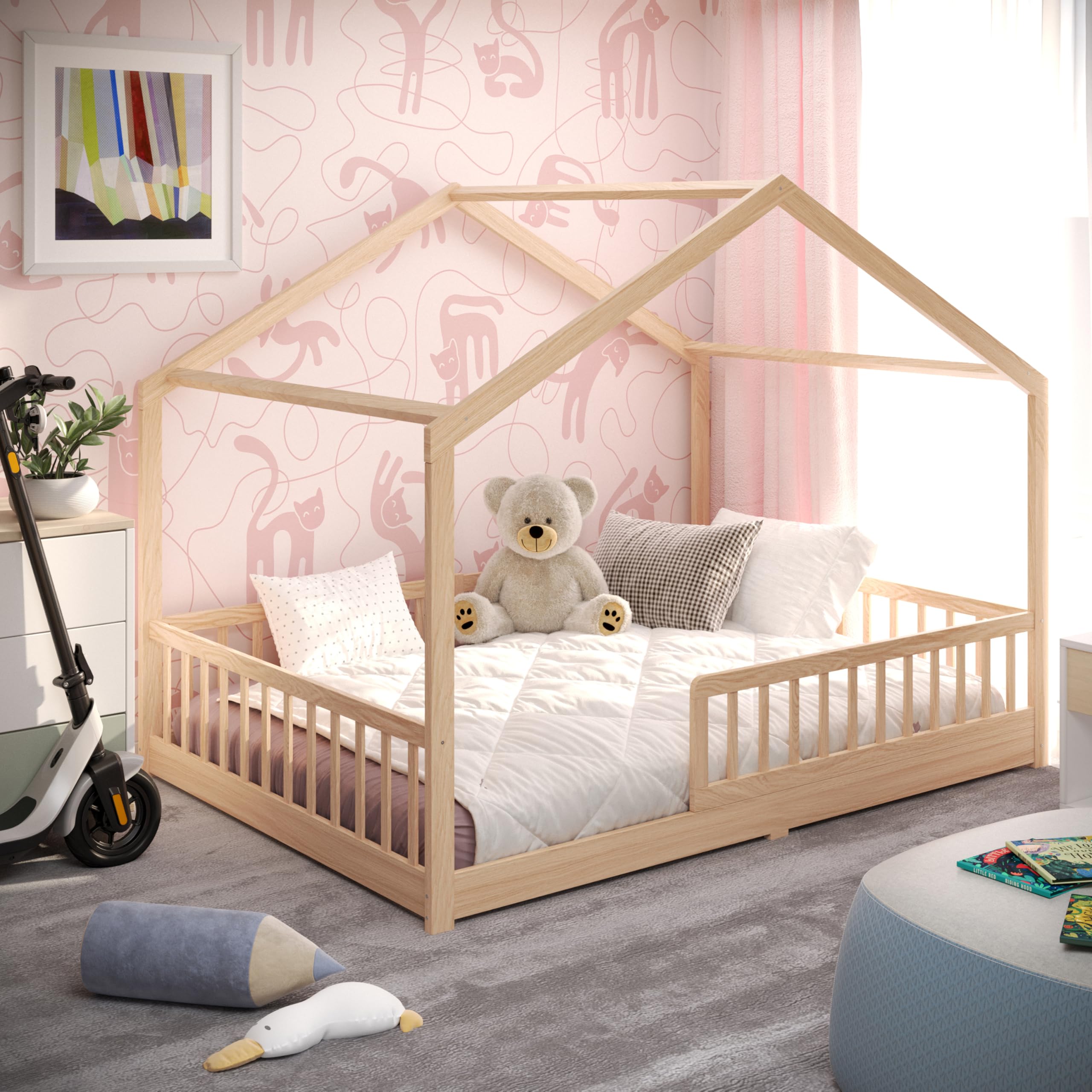 CADANI Malte Kinderbett 120x200 cm – Hausbett mit abnehmbarem Rausfallschutz, bis 200 kg belastbar, Roll-Lattenrost, Montessori Bodenbett aus Massivholz Kiefer, Natur